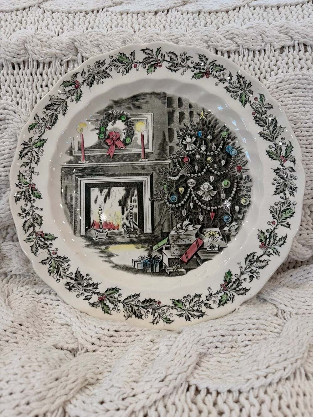 Johnson Brothers Merry Christmas 12-Inch Round Chop Plate / Serving Platter